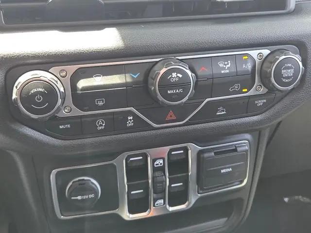 2025 Jeep Wrangler 4-Door Summit 4x4