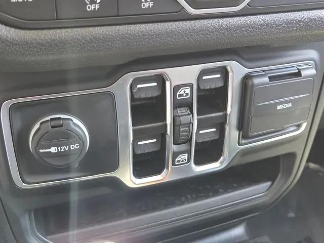 2025 Jeep Wrangler 4-Door Summit 4x4