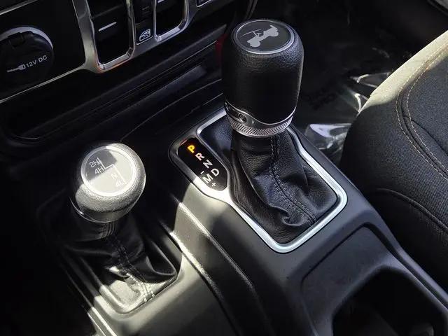 2025 Jeep Wrangler 4-Door Summit 4x4