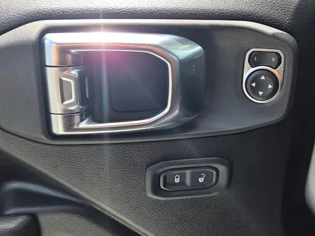 2025 Jeep Wrangler 4-Door Summit 4x4