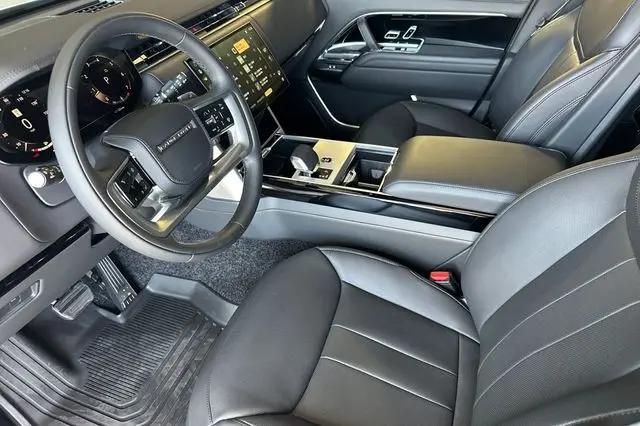2026 Land Rover Range Rover P400 SE 7 Seat