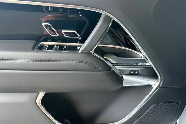 2026 Land Rover Range Rover P400 SE 7 Seat