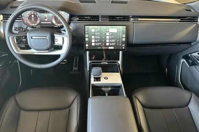 2026 Land Rover Range Rover P400 SE 7 Seat