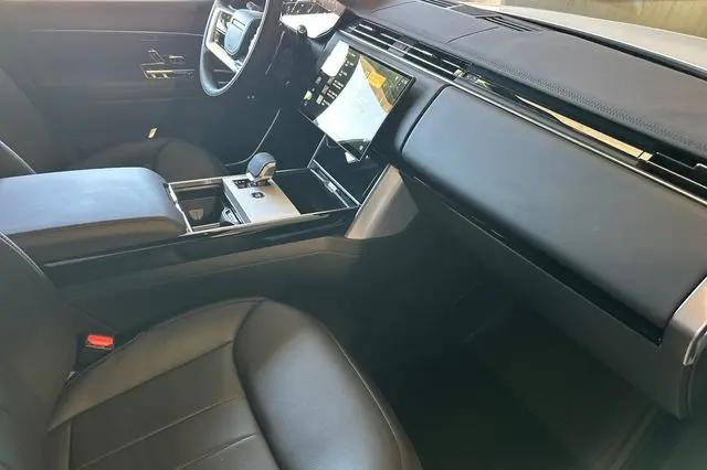 2026 Land Rover Range Rover P400 SE 7 Seat