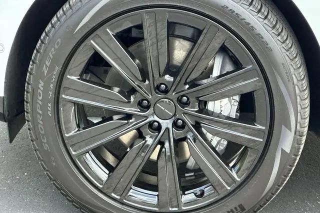 2026 Land Rover Range Rover P400 SE 7 Seat