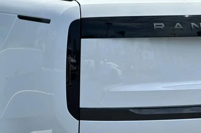 2026 Land Rover Range Rover P400 SE 7 Seat