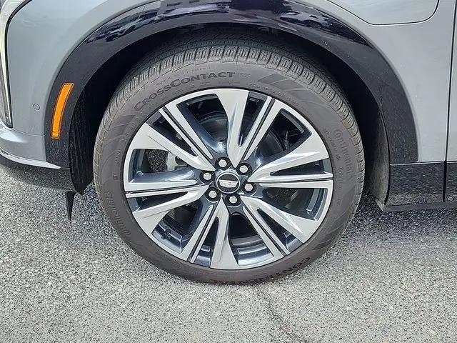 2025 Cadillac iQ Luxury 2 AWD