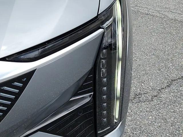 2025 Cadillac iQ Luxury 2 AWD