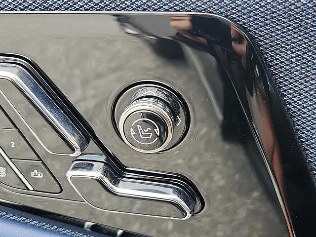 2025 Cadillac iQ Luxury 2 AWD