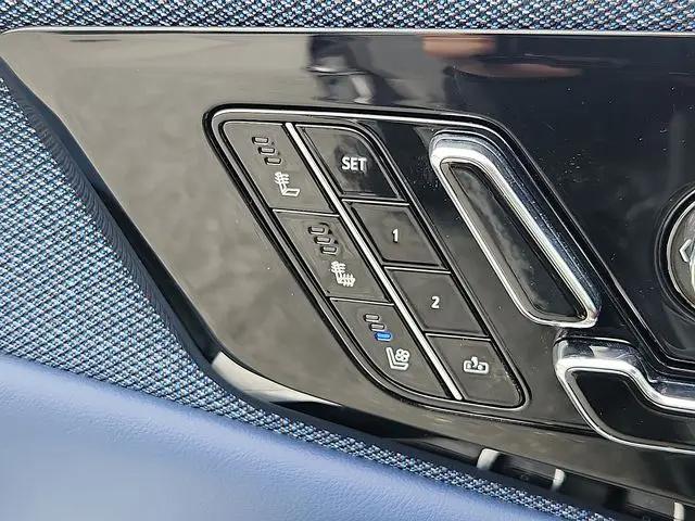 2025 Cadillac iQ Luxury 2 AWD