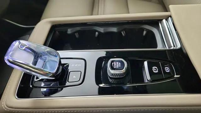 2026 Volvo XC90 Plug-In Hybrid Ultra Dark Theme, T8 AWD, Electric/Gasoline, 7 Seats