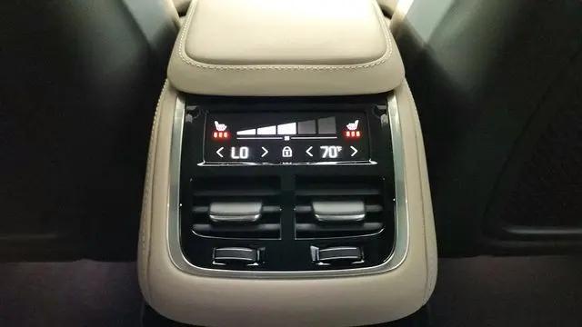 2026 Volvo XC90 Plug-In Hybrid Ultra Dark Theme, T8 AWD, Electric/Gasoline, 7 Seats