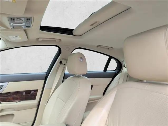 2010 Jaguar XF Premium
