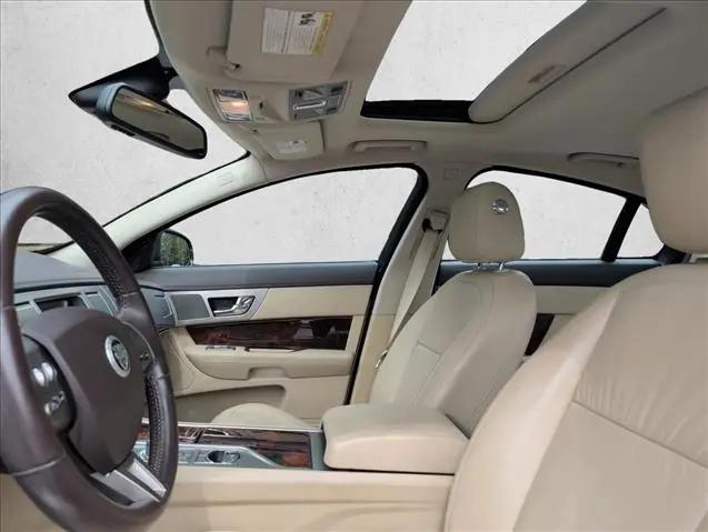 2010 Jaguar XF Premium
