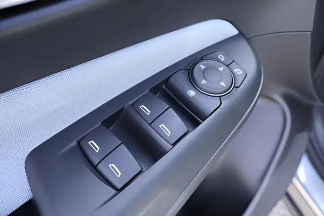 2024 Buick NV Preferred FWD