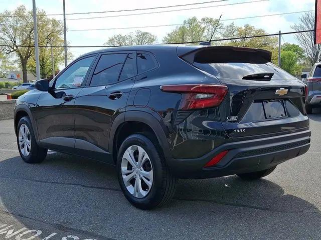2025 Chevrolet Trax FWD LS