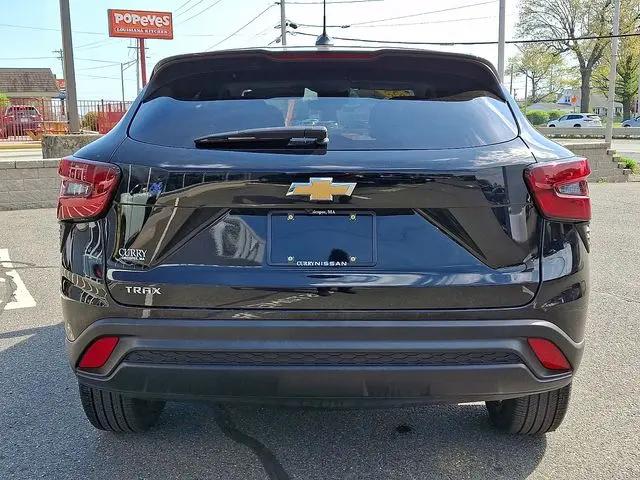 2025 Chevrolet Trax FWD LS