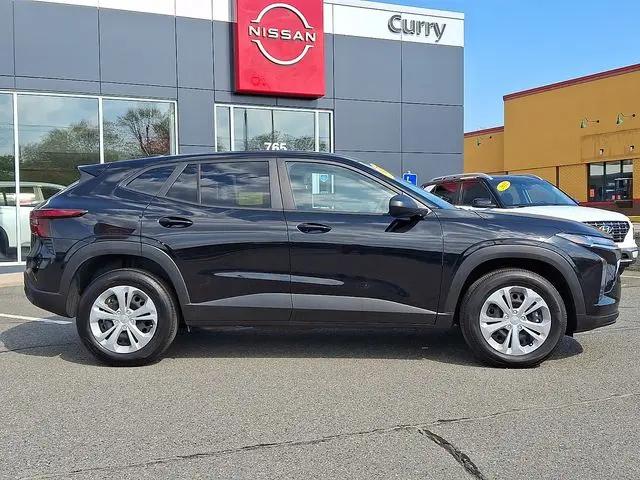 2025 Chevrolet Trax FWD LS