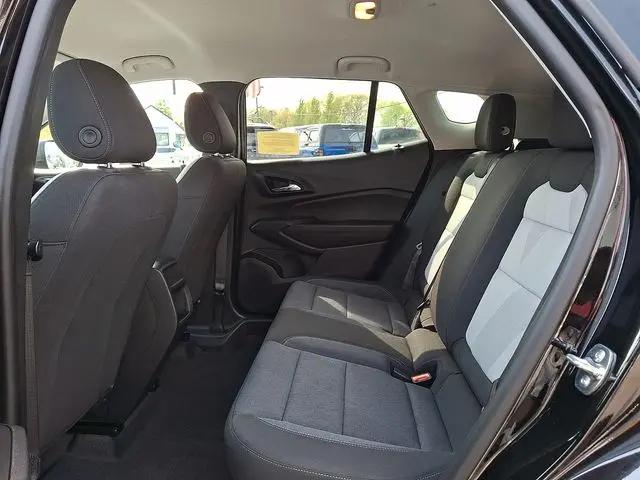 2025 Chevrolet Trax FWD LS
