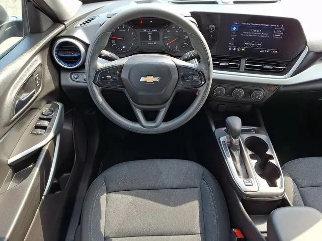 2025 Chevrolet Trax FWD LS