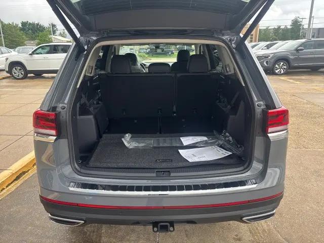 2026 Volkswagen Atlas SE with Technology