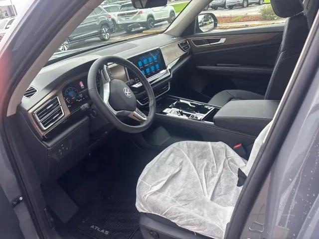2026 Volkswagen Atlas SE with Technology