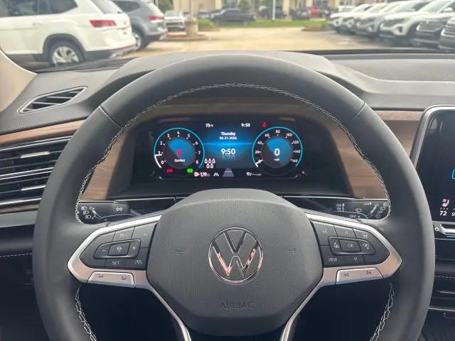2026 Volkswagen Atlas SE with Technology