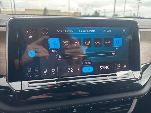 2026 Volkswagen Atlas SE with Technology