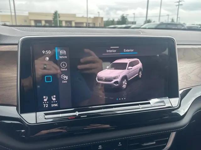 2026 Volkswagen Atlas SE with Technology