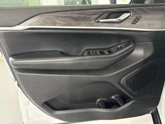2023 Jeep Grand Cherokee L Limited 4x2