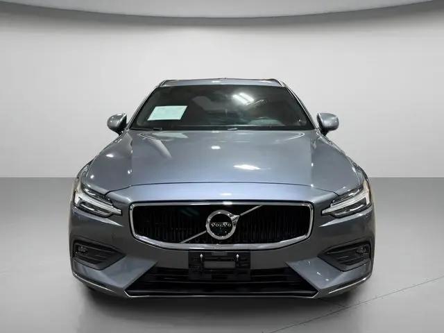 2020 Volvo V60 T5 Momentum