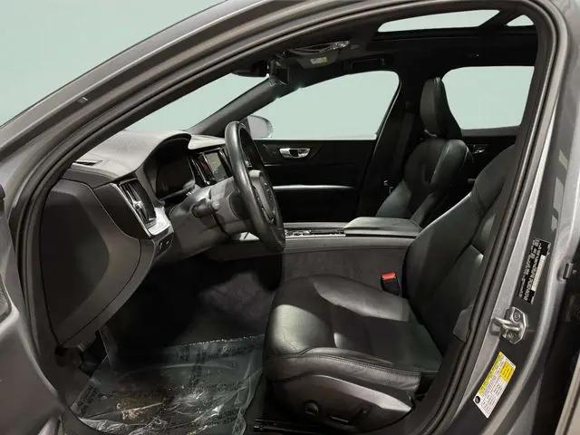 2020 Volvo V60 T5 Momentum