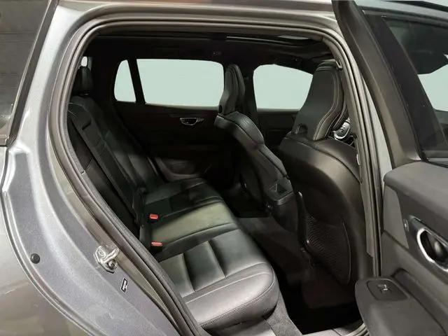 2020 Volvo V60 T5 Momentum