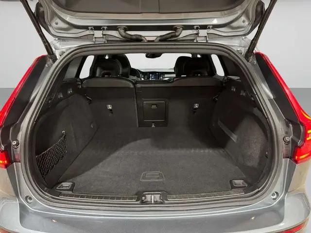 2020 Volvo V60 T5 Momentum