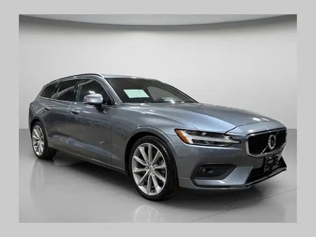 2020 Volvo V60 T5 Momentum for sale in Brookfield, WI
