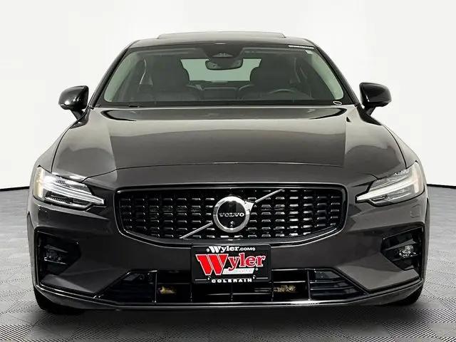 2024 Volvo S60 B5 Plus Dark Theme