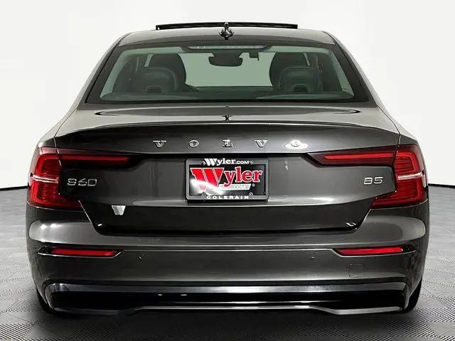 2024 Volvo S60 B5 Plus Dark Theme