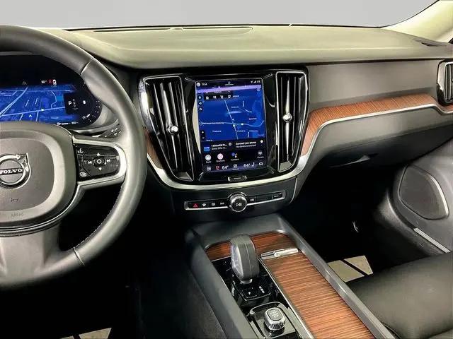 2024 Volvo S60 B5 Plus Dark Theme