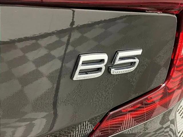 2024 Volvo S60 B5 Plus Dark Theme