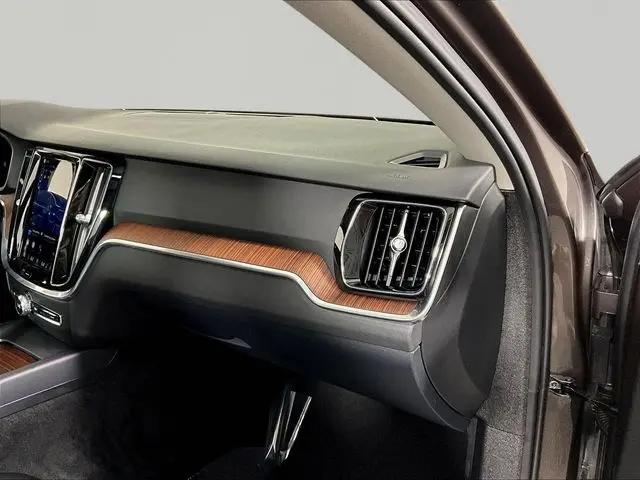 2024 Volvo S60 B5 Plus Dark Theme