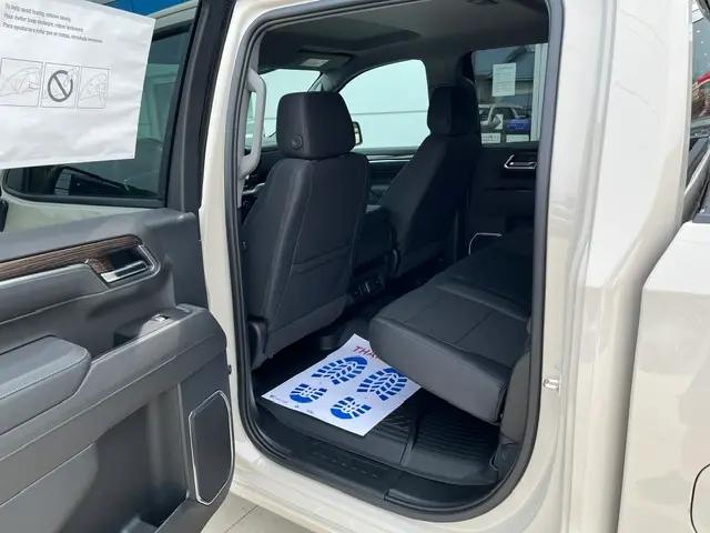 2026 Chevrolet Silverado 1500 4WD Crew Cab Short Bed RST