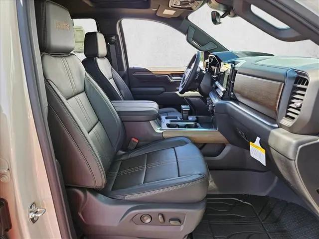 2026 Chevrolet Silverado 1500 4WD Crew Cab Short Bed High Country
