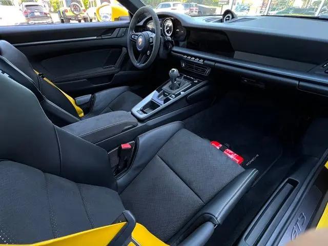 2022 Porsche 911 GT3 w/Touring Package