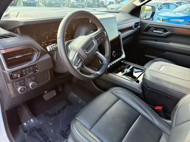 2025 GMC Yukon 4WD Denali
