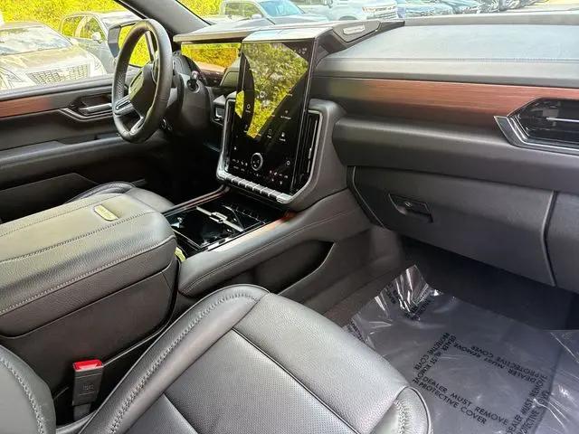 2025 GMC Yukon 4WD Denali