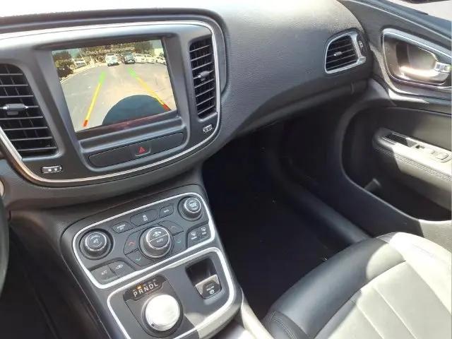 2017 Chrysler 200 Limited Platinum