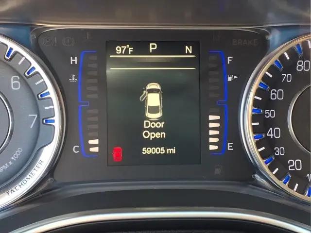 2017 Chrysler 200 Limited Platinum