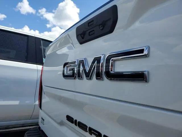 2026 GMC Sierra 1500 Crew Cab, Short Bed, SLT, RWD