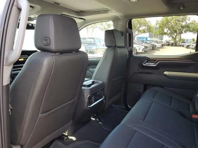 2026 GMC Sierra 1500 Crew Cab, Short Bed, SLT, RWD