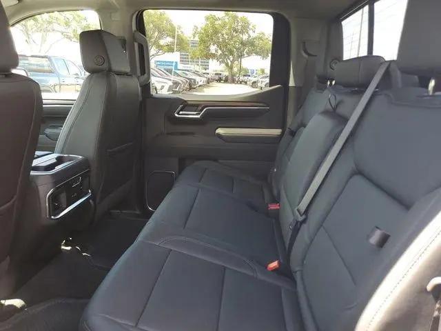 2026 GMC Sierra 1500 Crew Cab, Short Bed, SLT, RWD